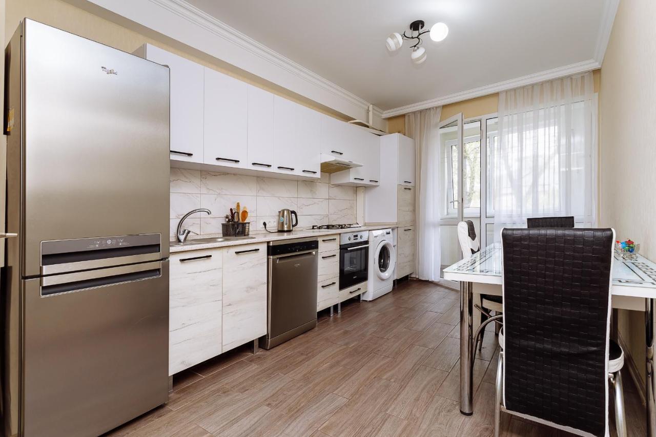 Apartament Confortabil In Centrul Orasului! Kischinau Exterior foto